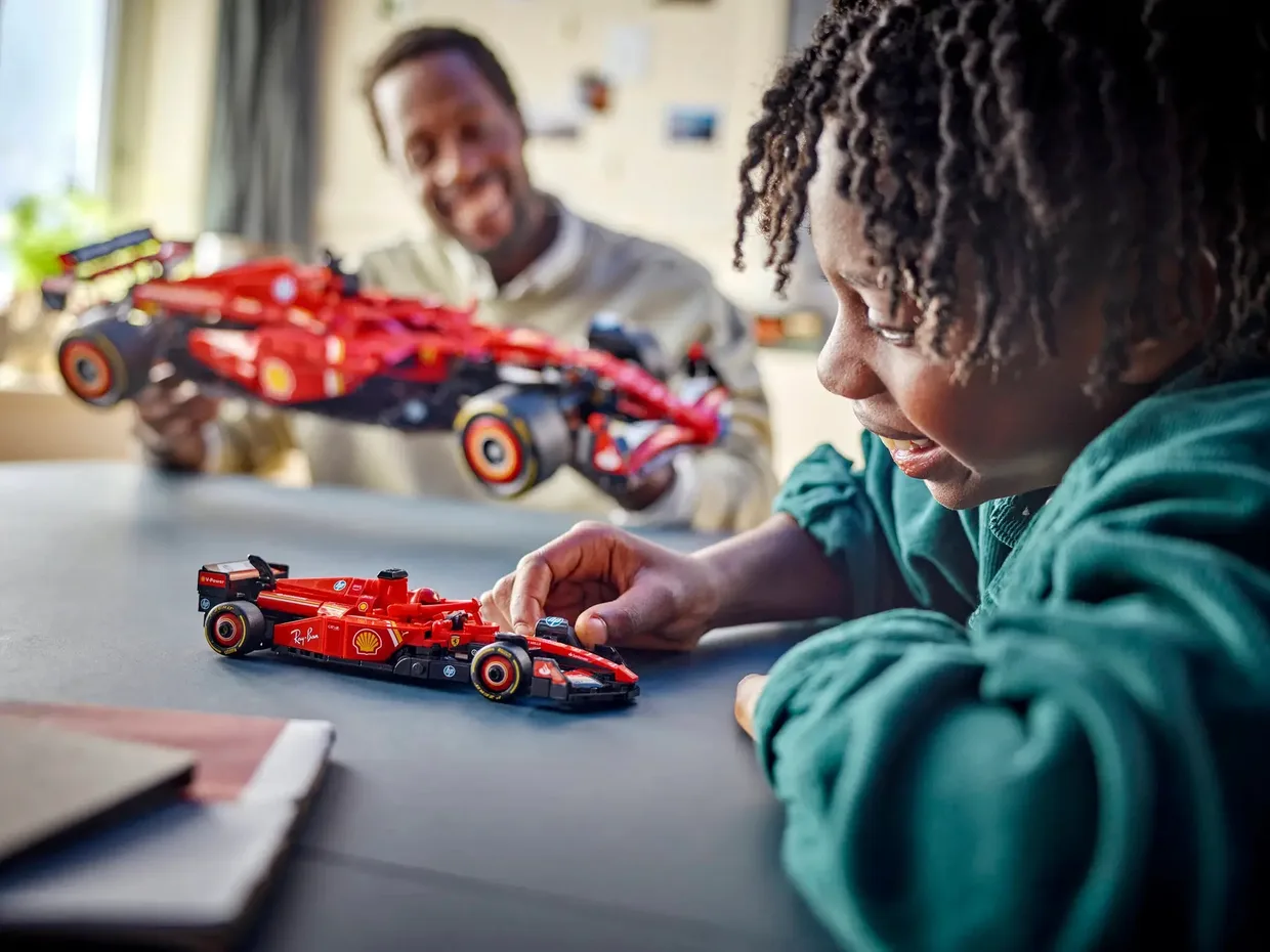 Конструктор LEGO Technic Автомобиль F1 Ferrari SF-24 (42207) — фото 7