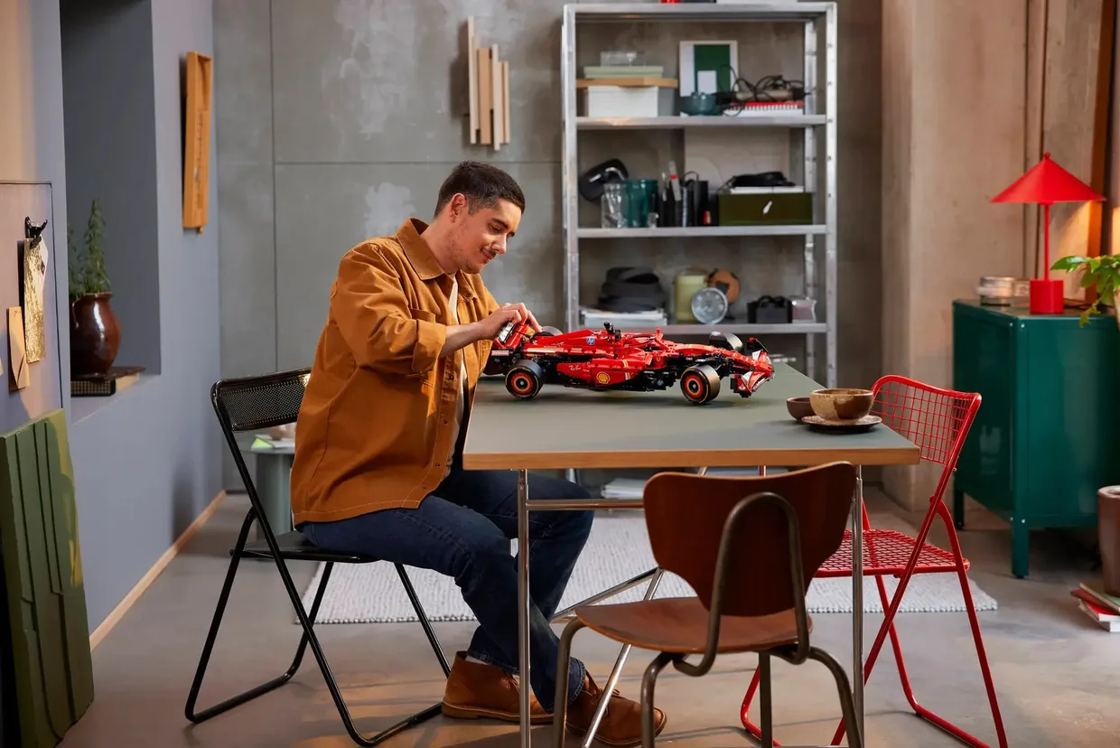 Конструктор LEGO Technic Автомобиль F1 Ferrari SF-24 (42207) — фото 8