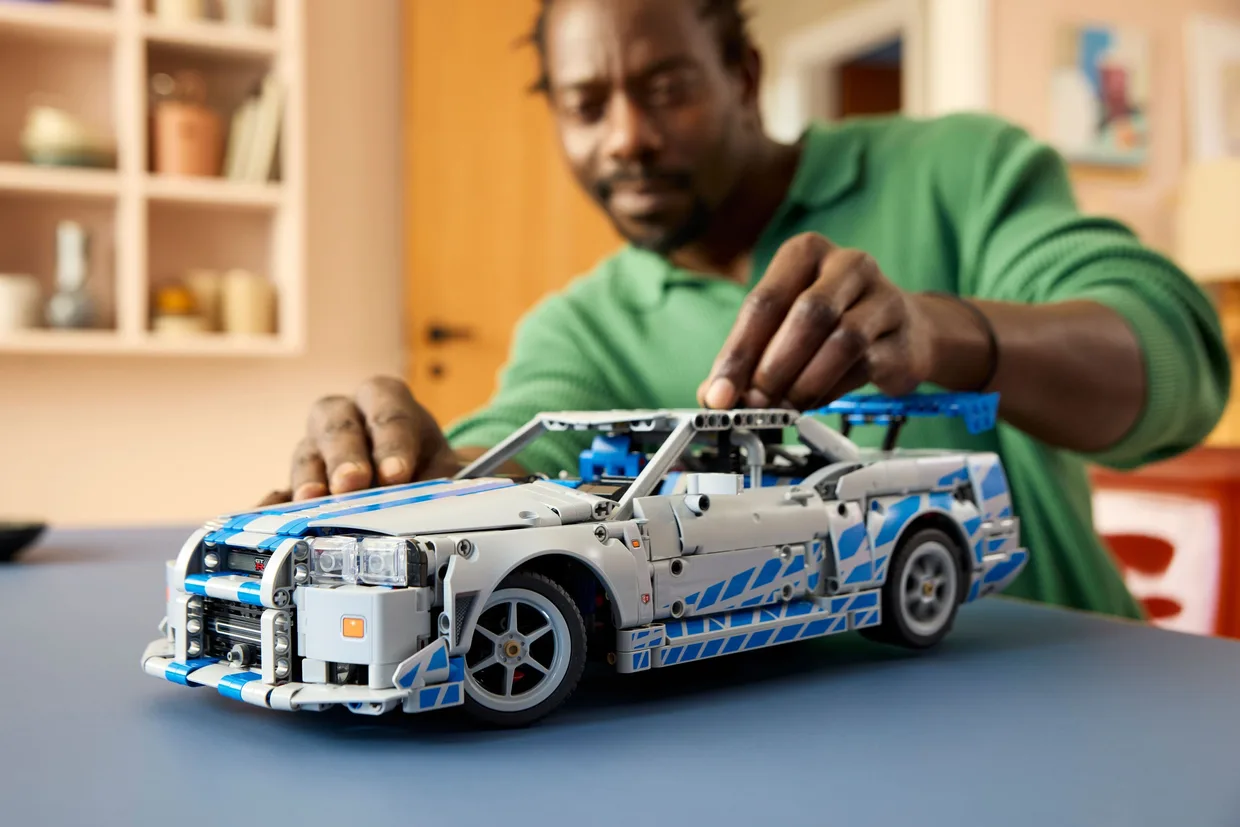 Конструктор LEGO Technic Двойной форсаж: автомобиль Nissan Skyline GT-R (R34) (42210) — фото 9