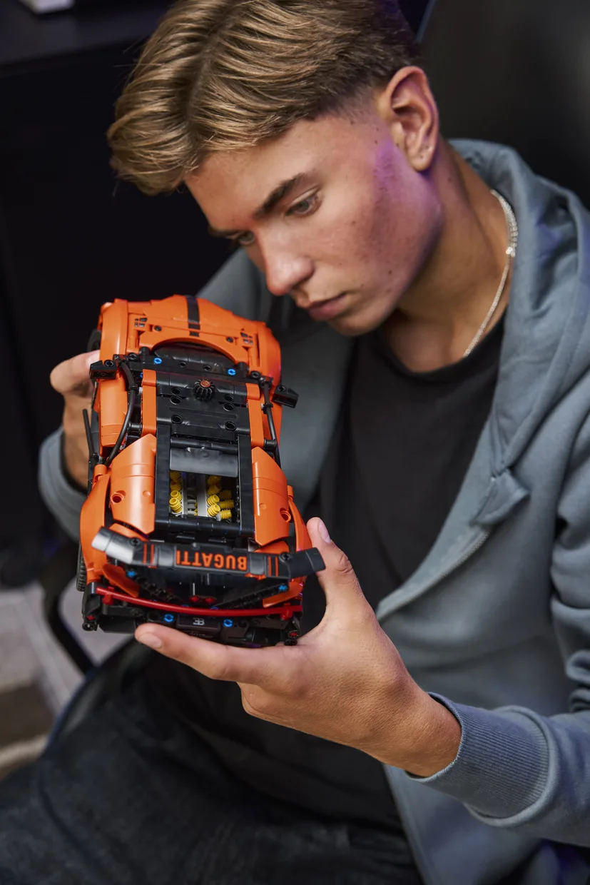 Конструктор LEGO Technic Гіперкар Bugatti Chiron Pur Sport (42222) — фото 8