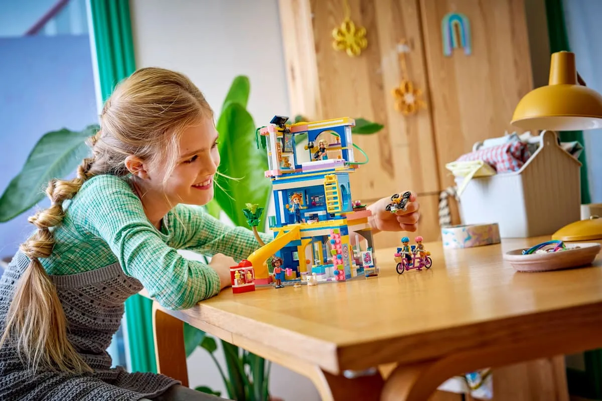 Конструктор LEGO Friends Клубный дом друзей в Хартлейк-Сити (42689) — фото 7