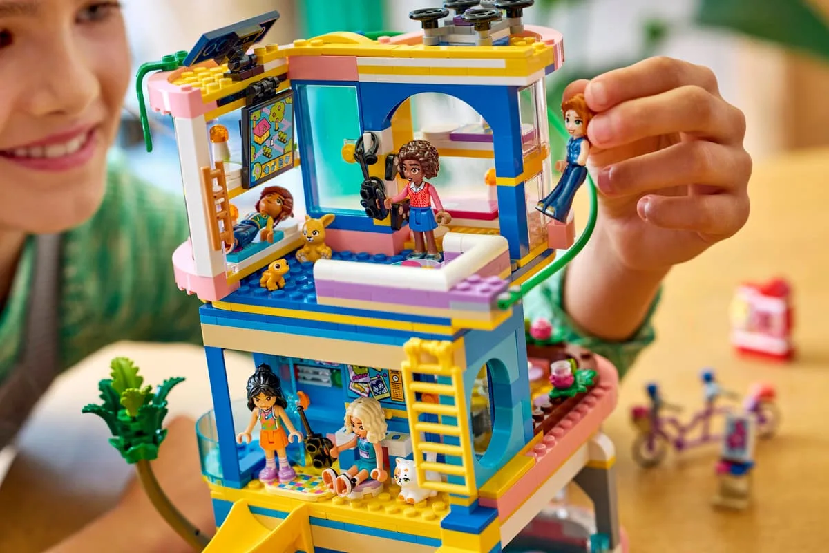 Конструктор LEGO Friends Клубный дом друзей в Хартлейк-Сити (42689) — фото 8