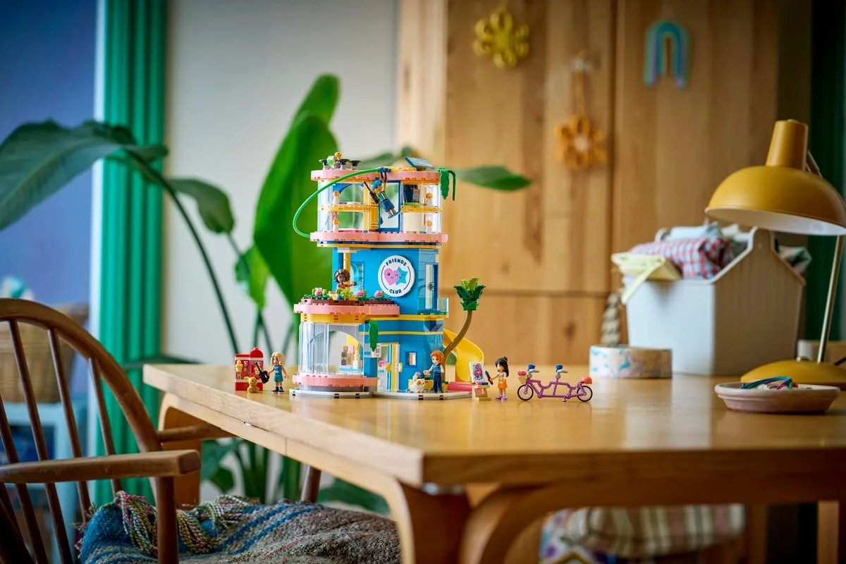 Конструктор LEGO Friends Клубный дом друзей в Хартлейк-Сити (42689) — фото 9
