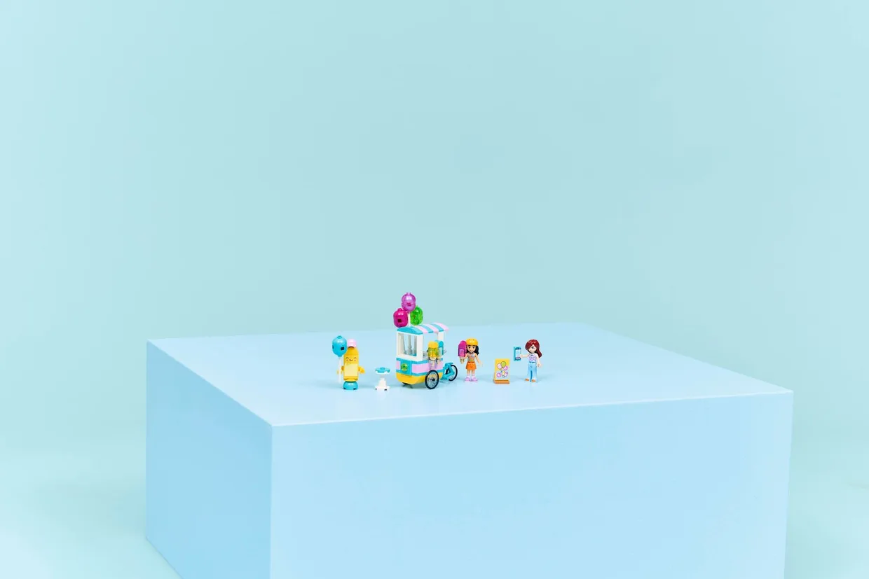 Конструктор LEGO Friends Ятка з морозивом і повітряними кульками (42692) — фото 8
