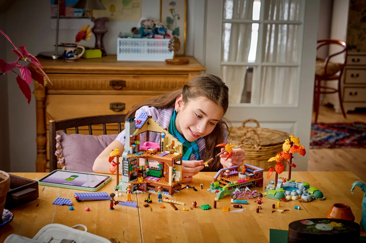 Конструктор LEGO Friends Уютный лесной домик для осеннего отдыха (42705) — фото 9