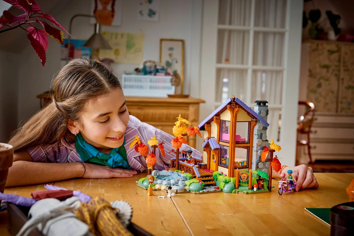 Конструктор LEGO Friends Уютный лесной домик для осеннего отдыха (42705) — фото 10