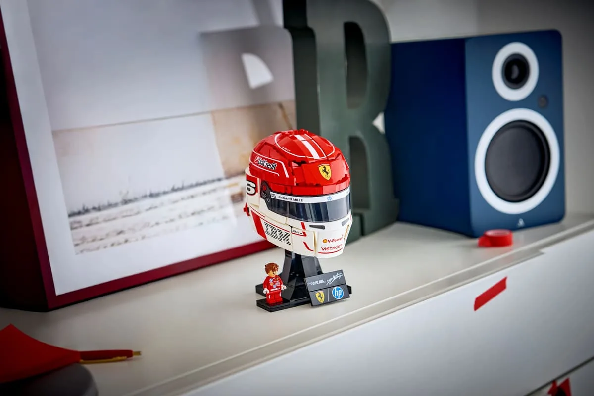 Конструктор LEGO Editions Formula 1 Шолом Шарля Леклера Scuderia Ferrari HP (43014) — фото 10