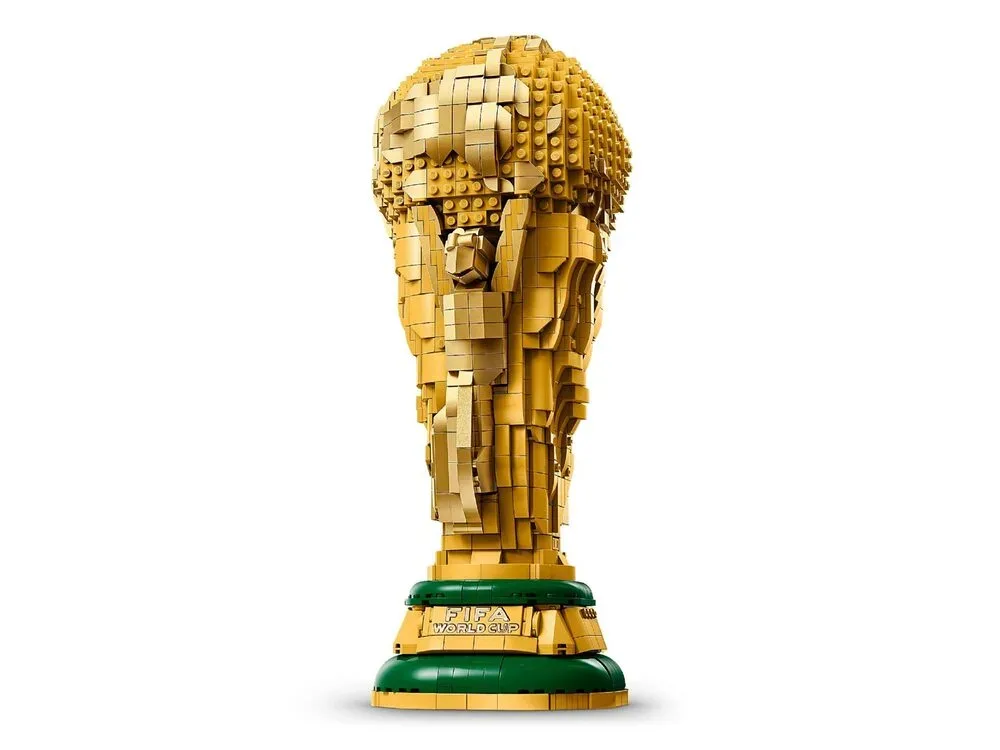 Конструктор LEGO Editions Football Официальный трофей чемпионата мира по футболу FIFA (43020)