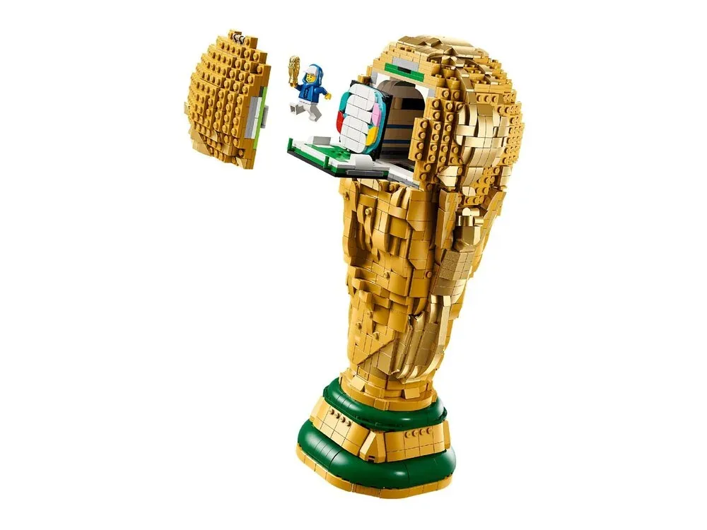 Конструктор LEGO Editions Football Официальный трофей чемпионата мира по футболу FIFA (43020) — фото 2