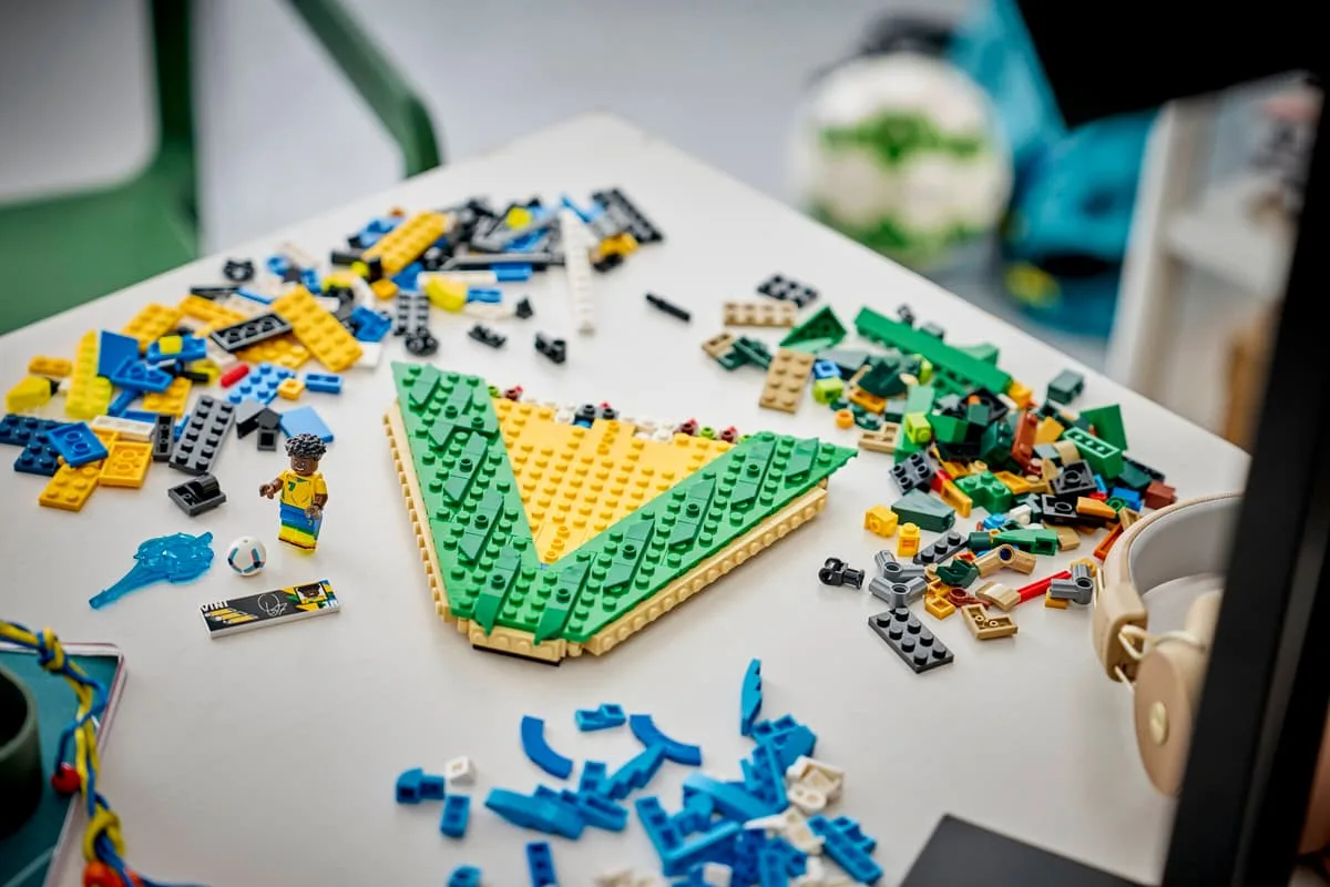 Конструктор LEGO Editions Винисиус Жуниор — лучшие футбольные моменты (43027) — фото 5
