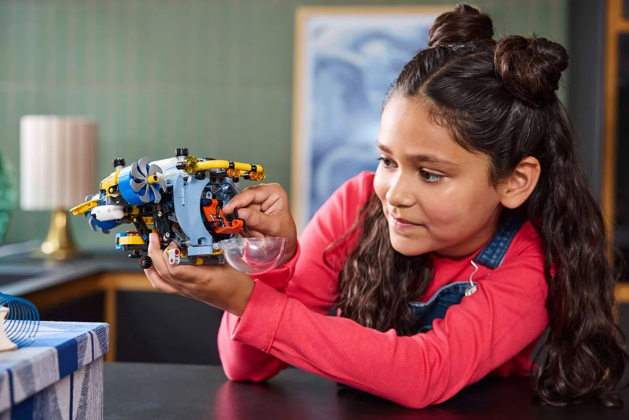 Конструктор LEGO Technic Глибоководний дослідницький підводний човен (42201) — фото 9