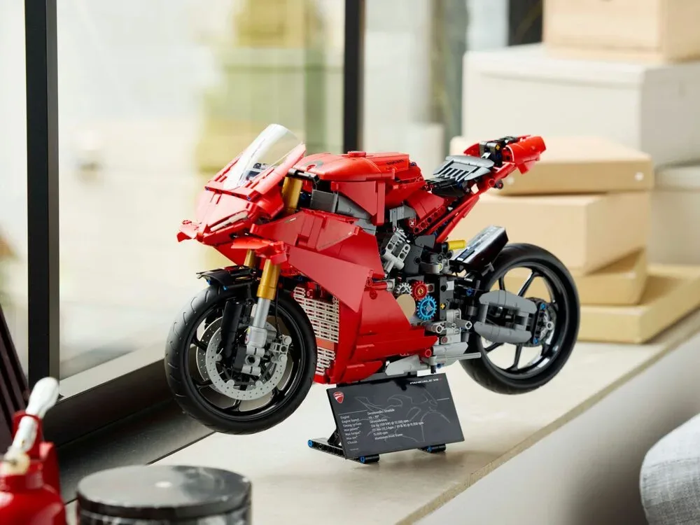 Конструктор LEGO Technic Мотоцикл Ducati Panigale V4 S (42202) — фото 10