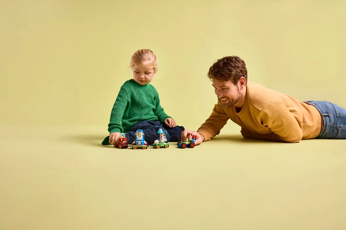 Конструктор LEGO Disney Pixar Празднование с «Историей игрушек»: поезд и гоночное авто (43264) — фото 6