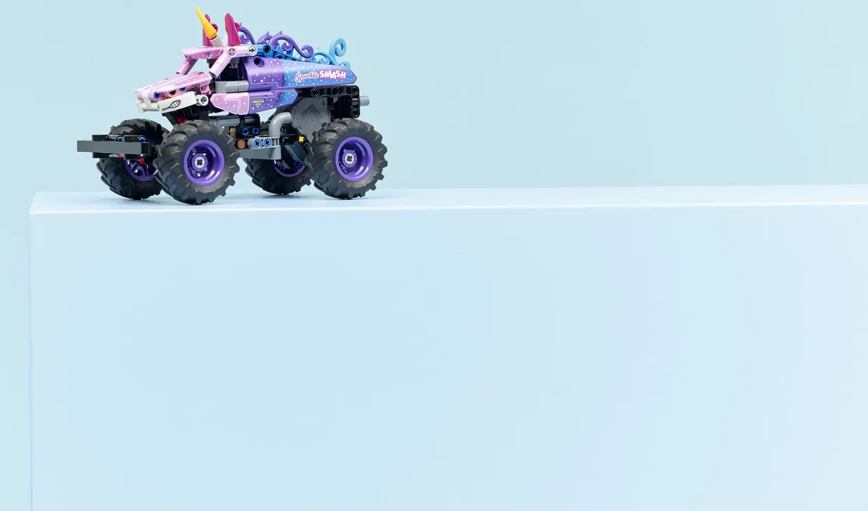 Конструктор LEGO Technic Monster Jam Sparkle Smash з інерційним двигуном (42220) — фото 6