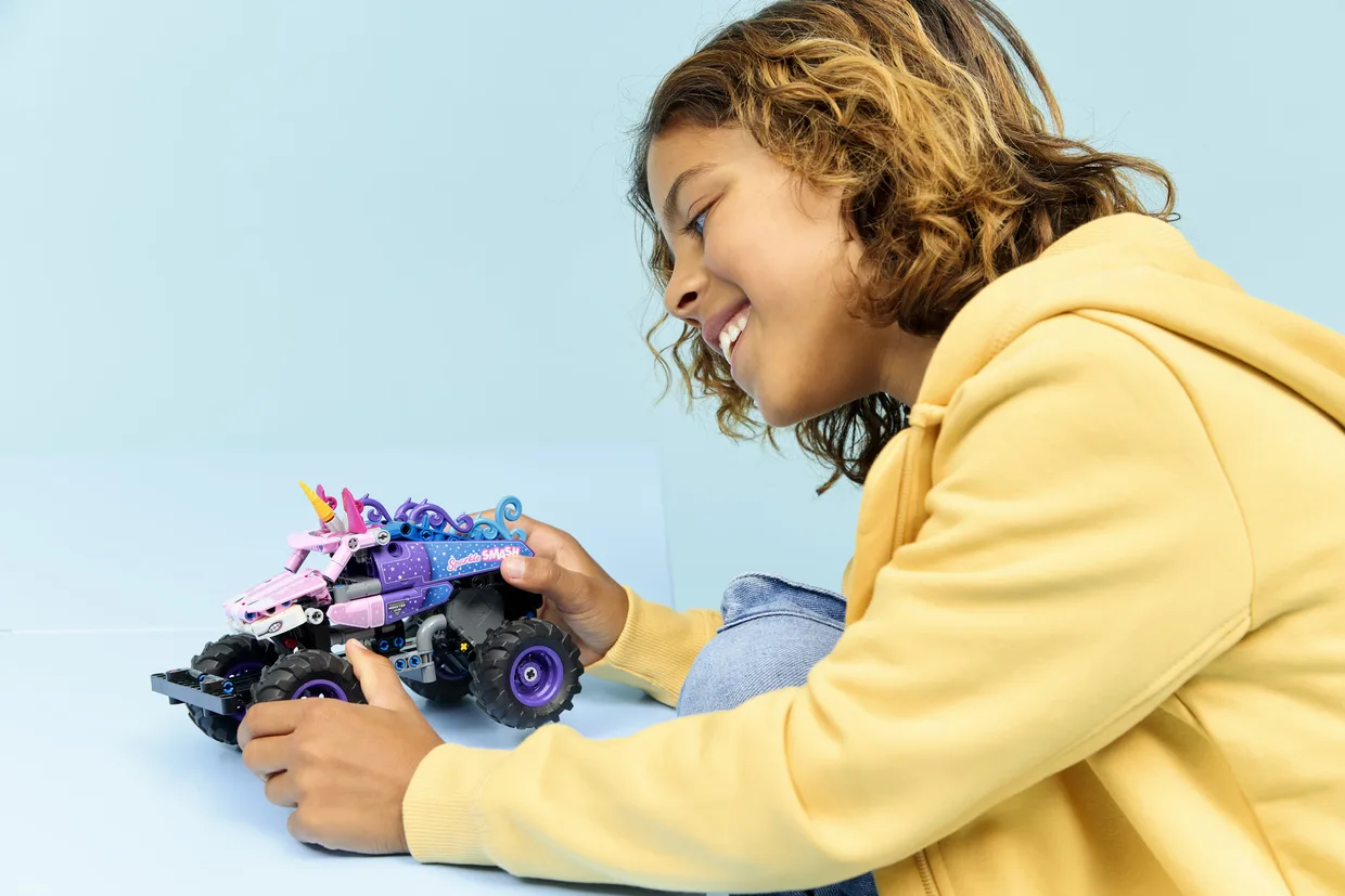 Конструктор LEGO Technic Monster Jam Sparkle Smash з інерційним двигуном (42220) — фото 7