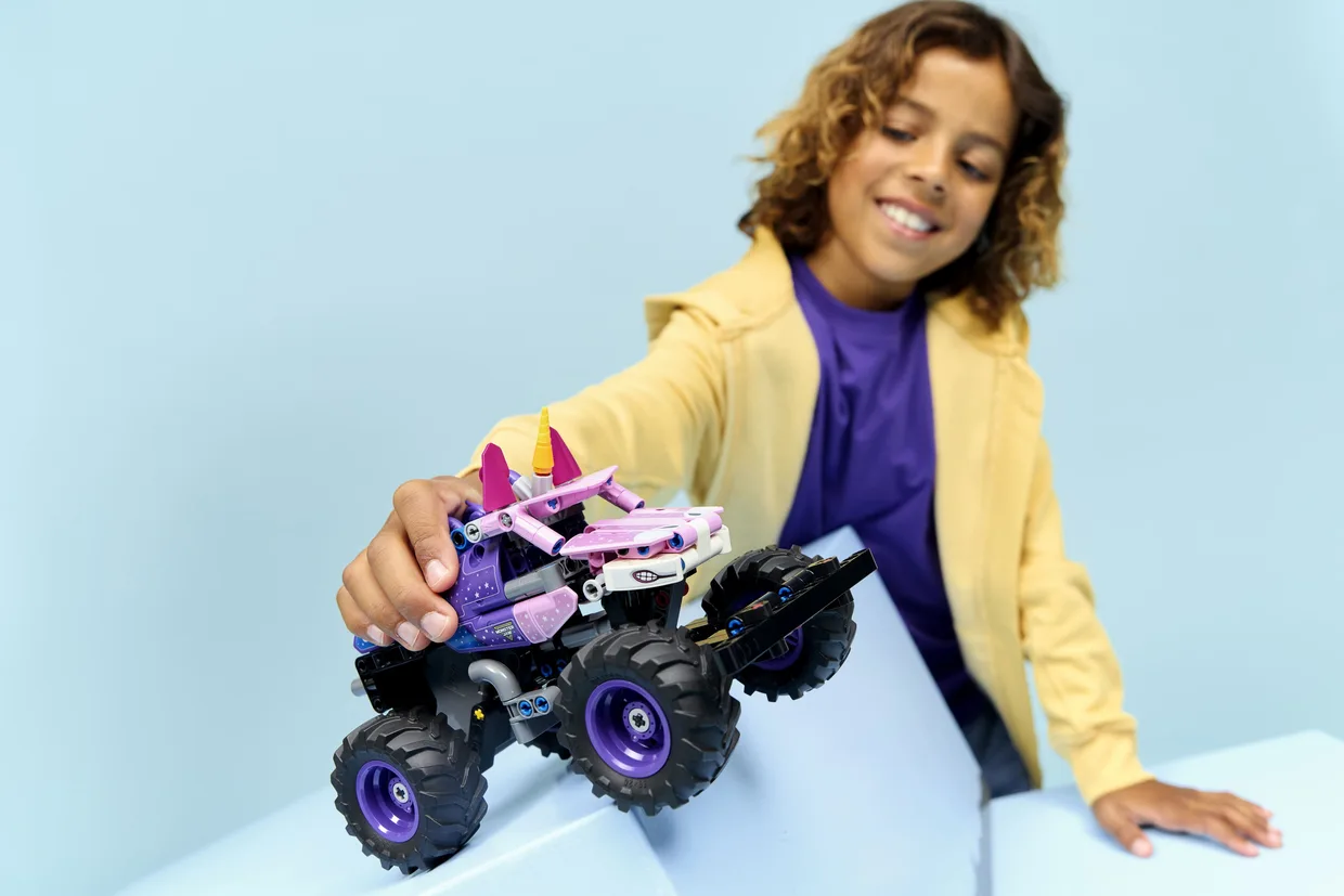 Конструктор LEGO Technic Monster Jam Sparkle Smash з інерційним двигуном (42220) — фото 9