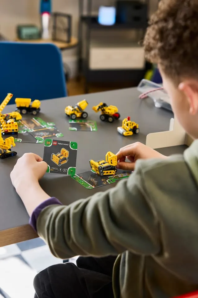 Конструктор LEGO Technic Мощные машины, бокс-сюрприз (42233) — фото 10