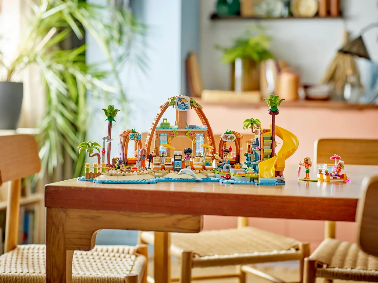 Конструктор LEGO Friends Пляжный курорт для семейного отдыха (42673) — фото 8