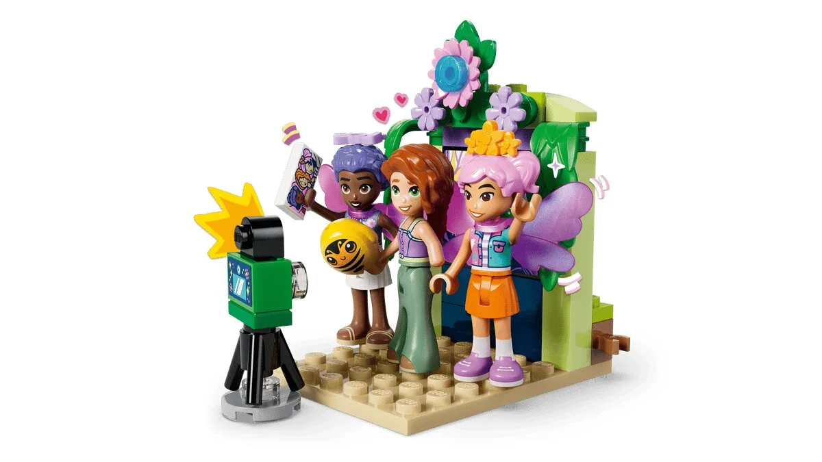 Конструктор LEGO Friends Карусель с цветами и чашками и сказочная фотобудка (42702) — фото 4