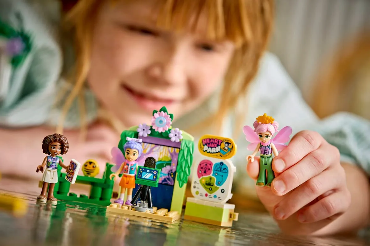 Конструктор LEGO Friends Карусель с цветами и чашками и сказочная фотобудка (42702) — фото 10