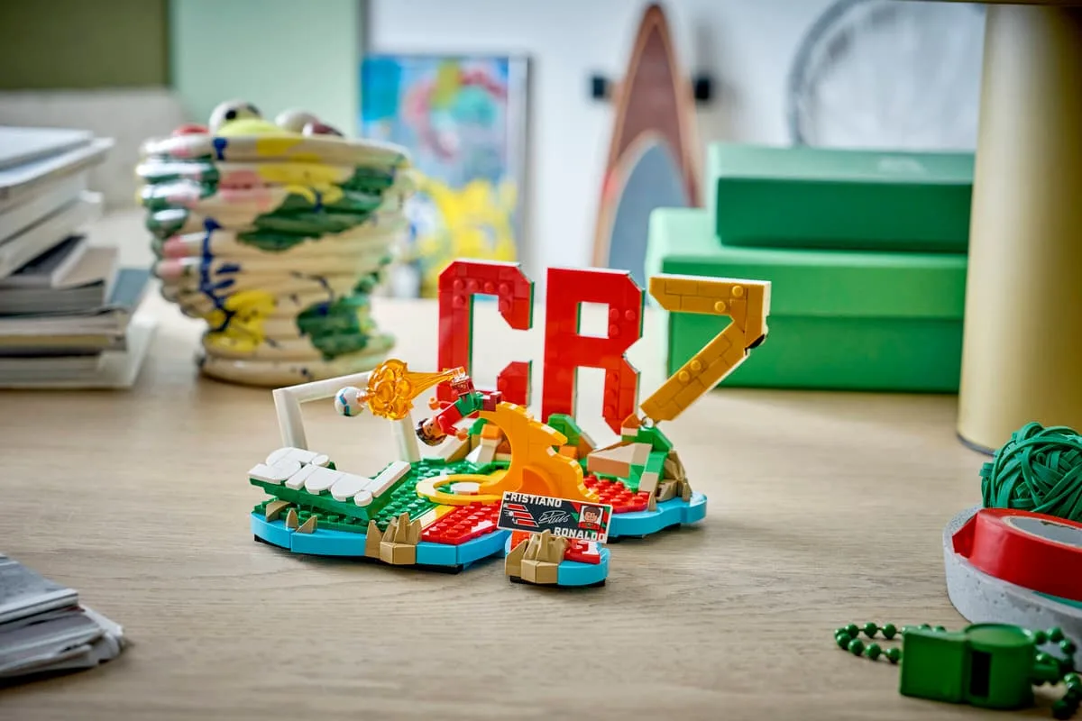 Конструктор LEGO Editions Криштиану Роналду — лучшие футбольные моменты (43012) — фото 7