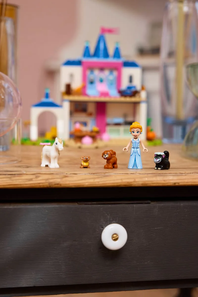 Конструктор LEGO Disney Princess Замок Золушки и её друзей-животных (43283) — фото 8