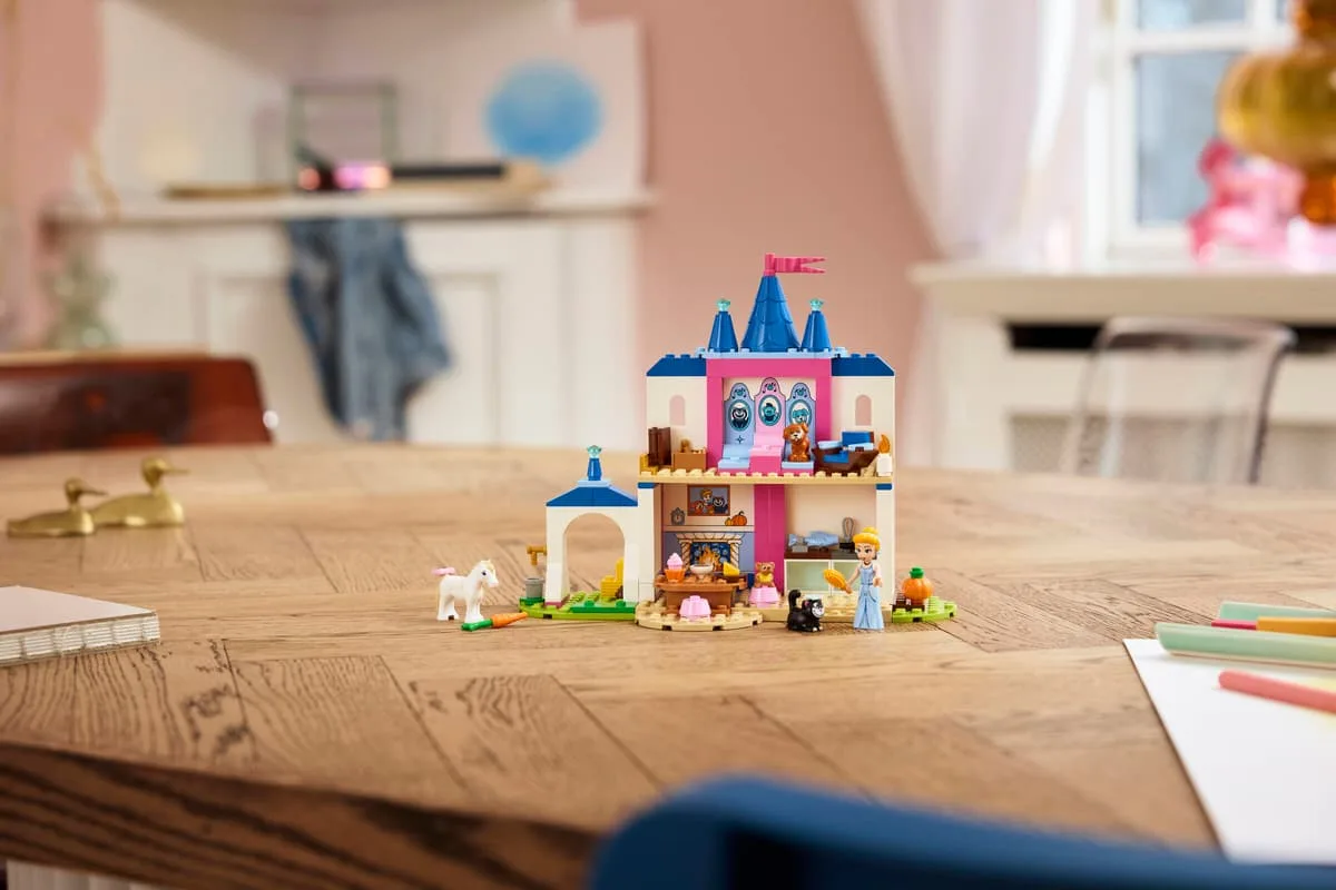 Конструктор LEGO Disney Princess Замок Золушки и её друзей-животных (43283) — фото 9