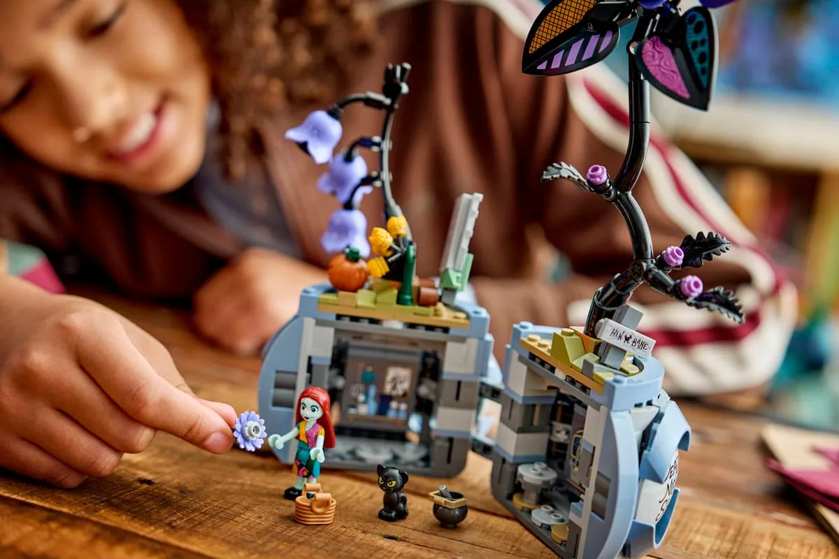 Конструктор LEGO Disney Цветочный горшок Салли (43288) — фото 6
