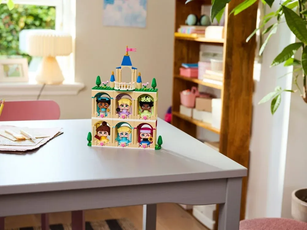 Конструктор LEGO Disney Princess Мини-принцессы Белль и Тиана с замком (43291) — фото 6