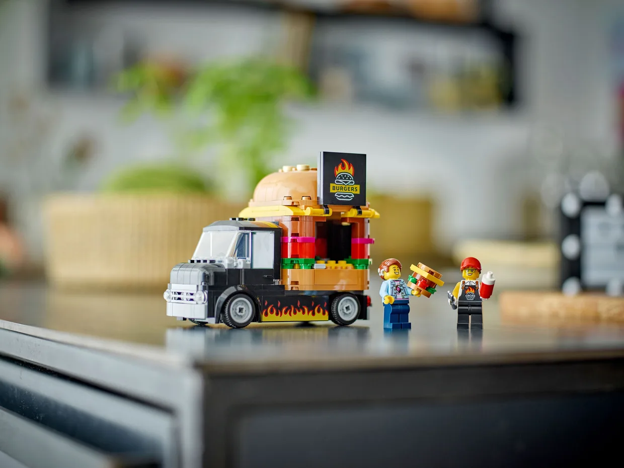 Конструктор LEGO City Грузовик с гамбургерами (60404) — фото 5