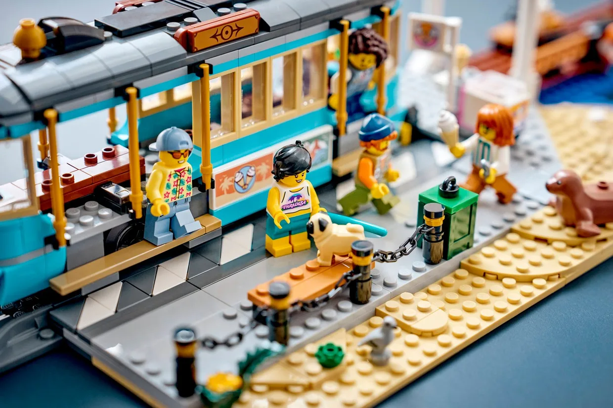 Конструктор LEGO City Классический пляжный трамвай (60506) — фото 8