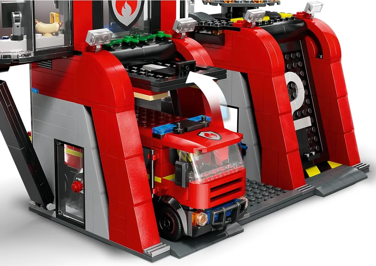 Конструктор LEGO City Пожарное депо с пожарной машиной (60414) — фото 3