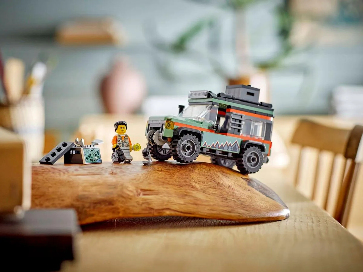 Конструктор LEGO City Внедорожный горный грузовик 4x4 (60447) — фото 9