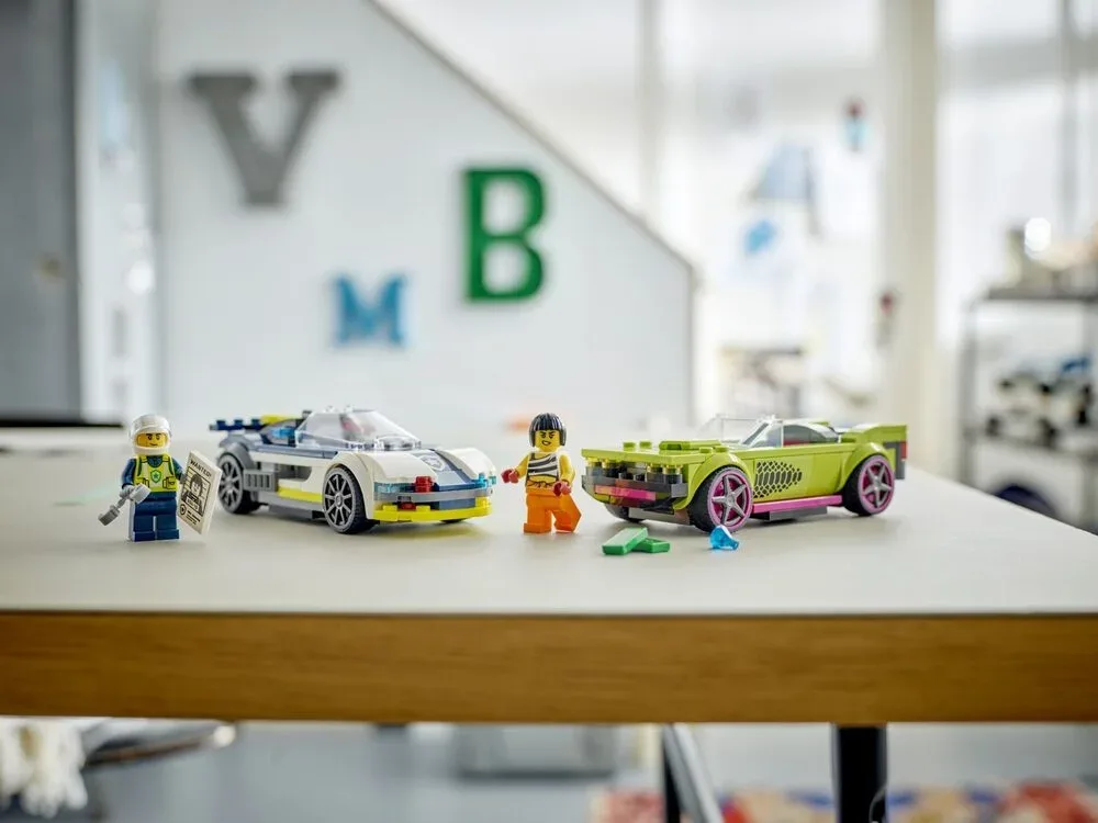 Конструктор LEGO City Преследование маслкара на полицейской машине (60415) — фото 6