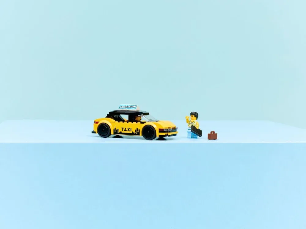 Конструктор LEGO City Жёлтое такси (60487) — фото 6