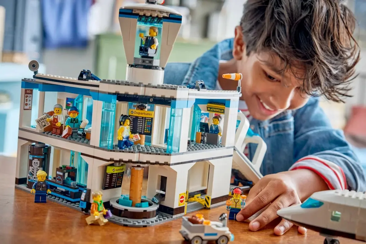 Конструктор LEGO City Аэропорт с самолётом (60502) — фото 9