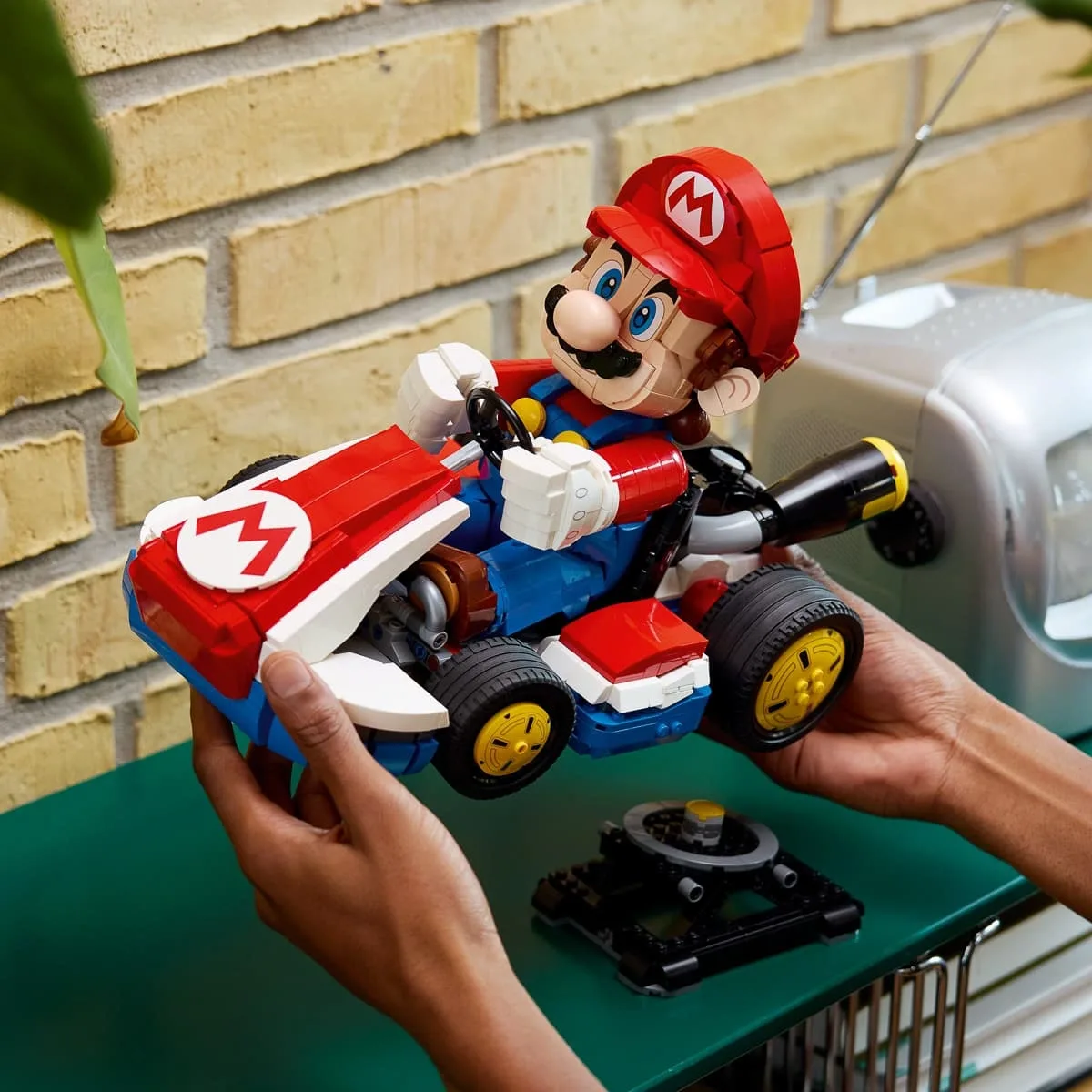 Конструктор LEGO Super Mario Mario Kart – Марио и Standard Kart (72037) — фото 4