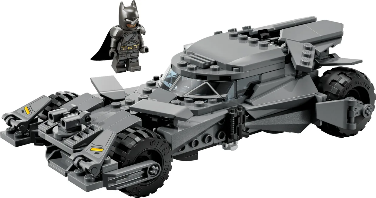 Конструктор LEGO DC Бэтмобиль из фильма «Бэтмен против Супермена» (76331)