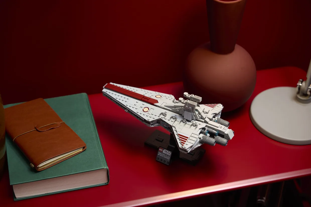 Конструктор LEGO Star Wars Ударный крейсер класса «Венатор» (75441) — фото 2