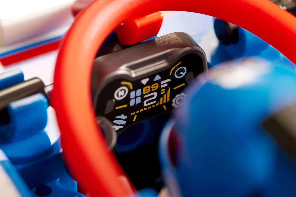 Конструктор LEGO Speed Champions Гоночный автомобиль Visa Cash App RB VCARB 01 F1 (77246) — фото 8