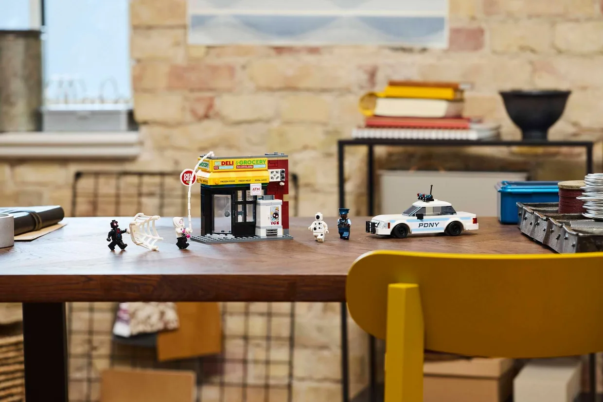Конструктор LEGO Marvel Вселенная паука: Майлз Моралес против Пятна (76311) — фото 8