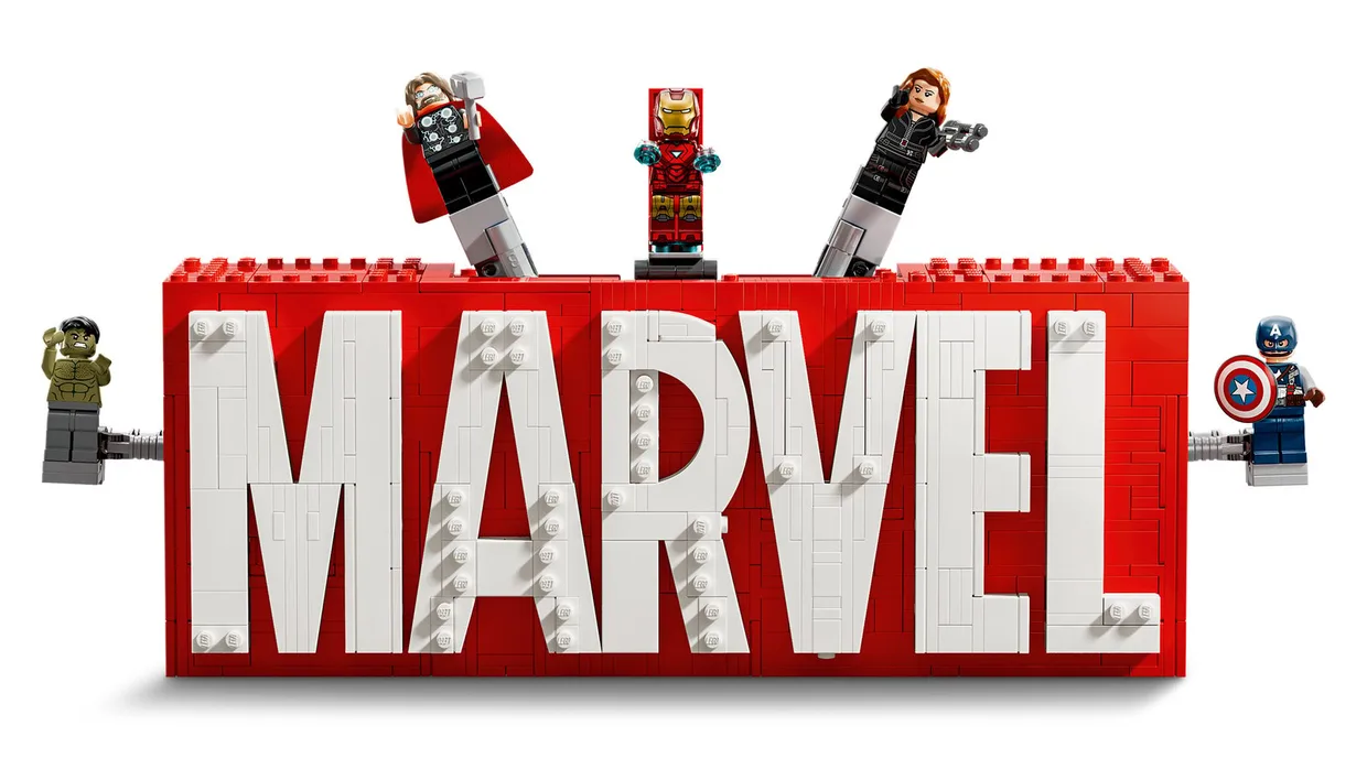 Конструктор LEGO Marvel Логотип і мініфігурки MARVEL (76313) — фото 2
