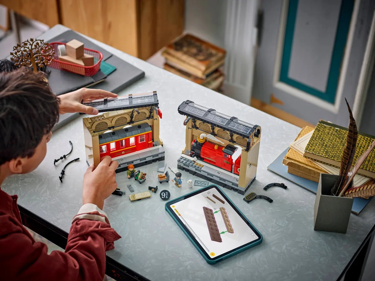 Конструктор LEGO Harry Potter Книжкова вставка: Гоґвортс-експрес (76450) — фото 10