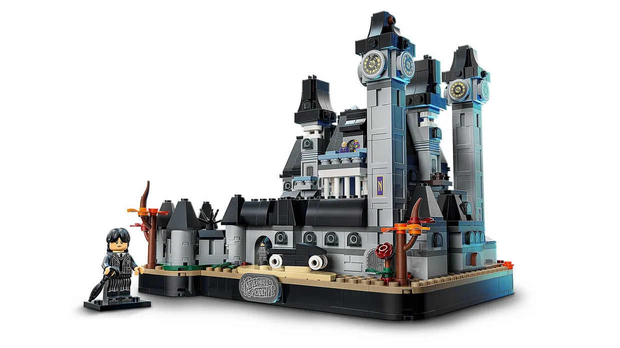 Конструктор LEGO Wednesday Академия «Невермор» (76788) — фото 2