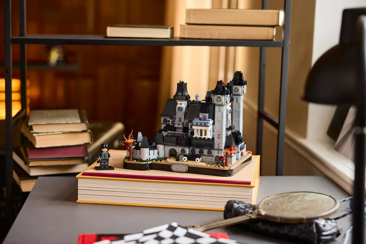 Конструктор LEGO Wednesday Академия «Невермор» (76788) — фото 10