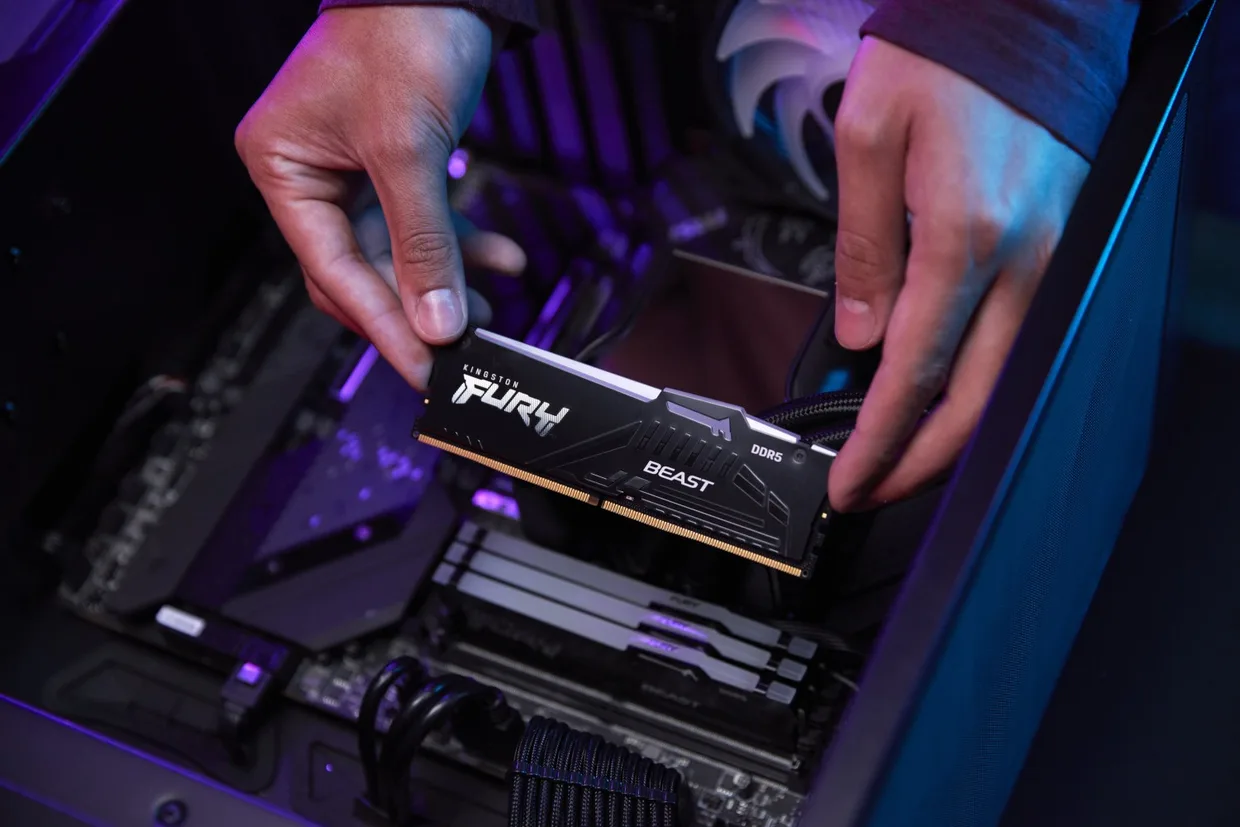 Оперативная память Kingston Fury Beast RGB DDR5 32GB/5600 Black (KF556C40BBA-32) — фото 3