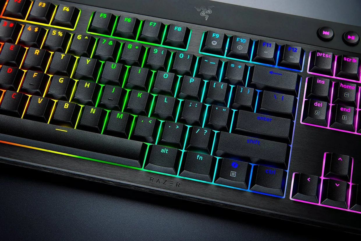 Клавіатура Razer BlackWidow V4 Low-profile HyperSpeed Green Switch Black (RZ03-05270100-R3M1) — фото 4