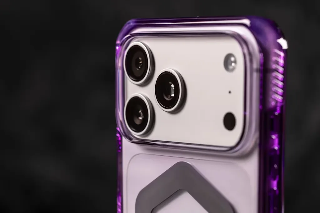 Чехол для смартфона UAG Plyo MagSafe для Apple iPhone 18 Pro Max Iridescent — фото 5