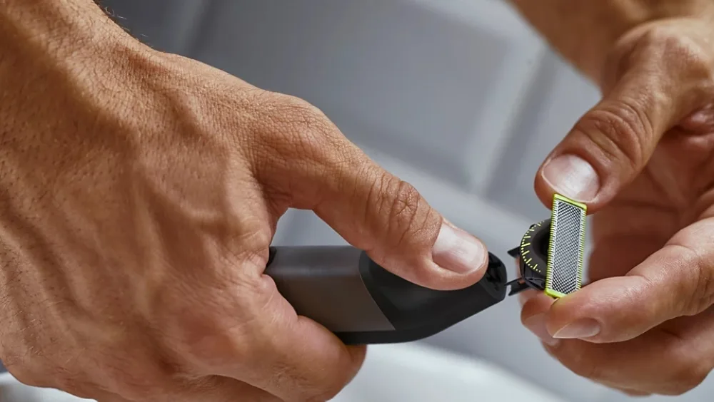 Электробритва-триммер Philips OneBlade Pro 360 QP6652/61 черный — фото 4