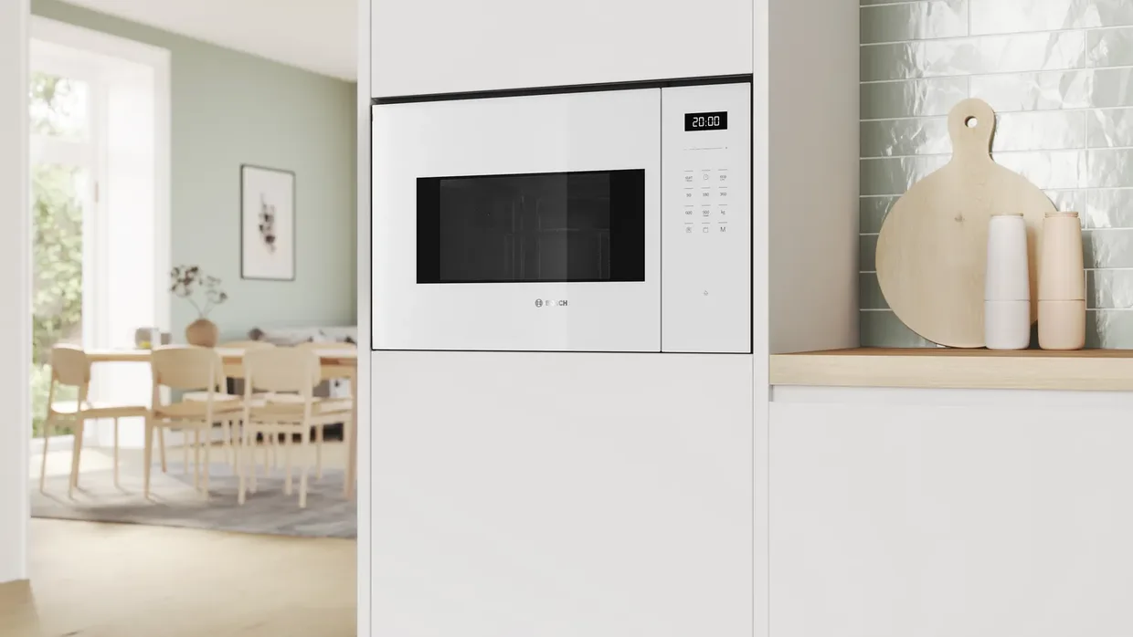 Мікрохвильова піч вбудована Bosch BEL554MW2 25 л біла — фото 5